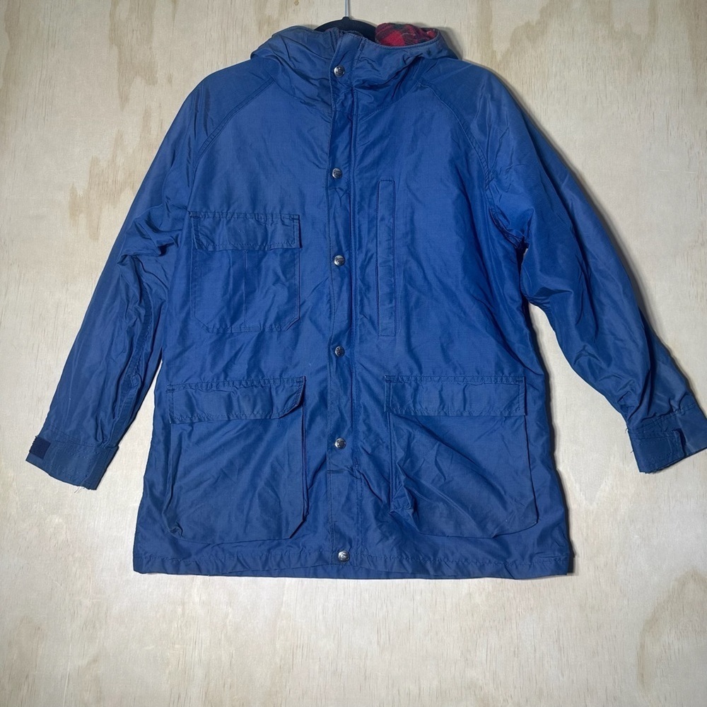The Woolrich Woman Blue Plaid Wool Blanket Lined Chore‎ Barn Coat Jacket Med Vtg